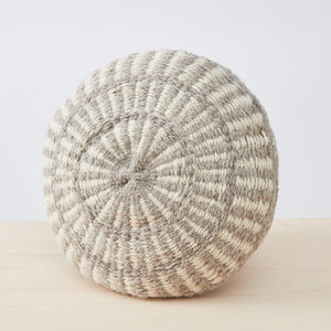 Salta cushion in gray
