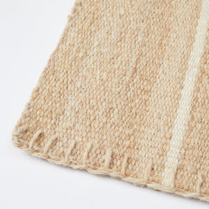 Hand-woven carpet Monte made of 100% virgin wool. Detail view.