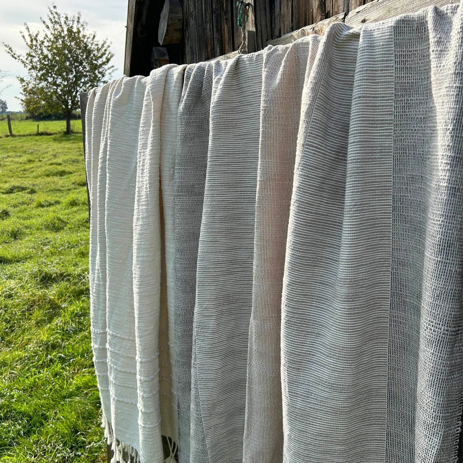 Baumwolldecke Nisay, handgewebt - By Native
