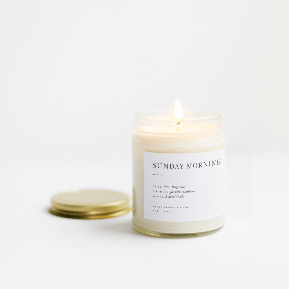 Sunday Morning Duftkerze von Brooklyn Candle Studio. Handgegossen mit 100 % Sojawachs. By Native