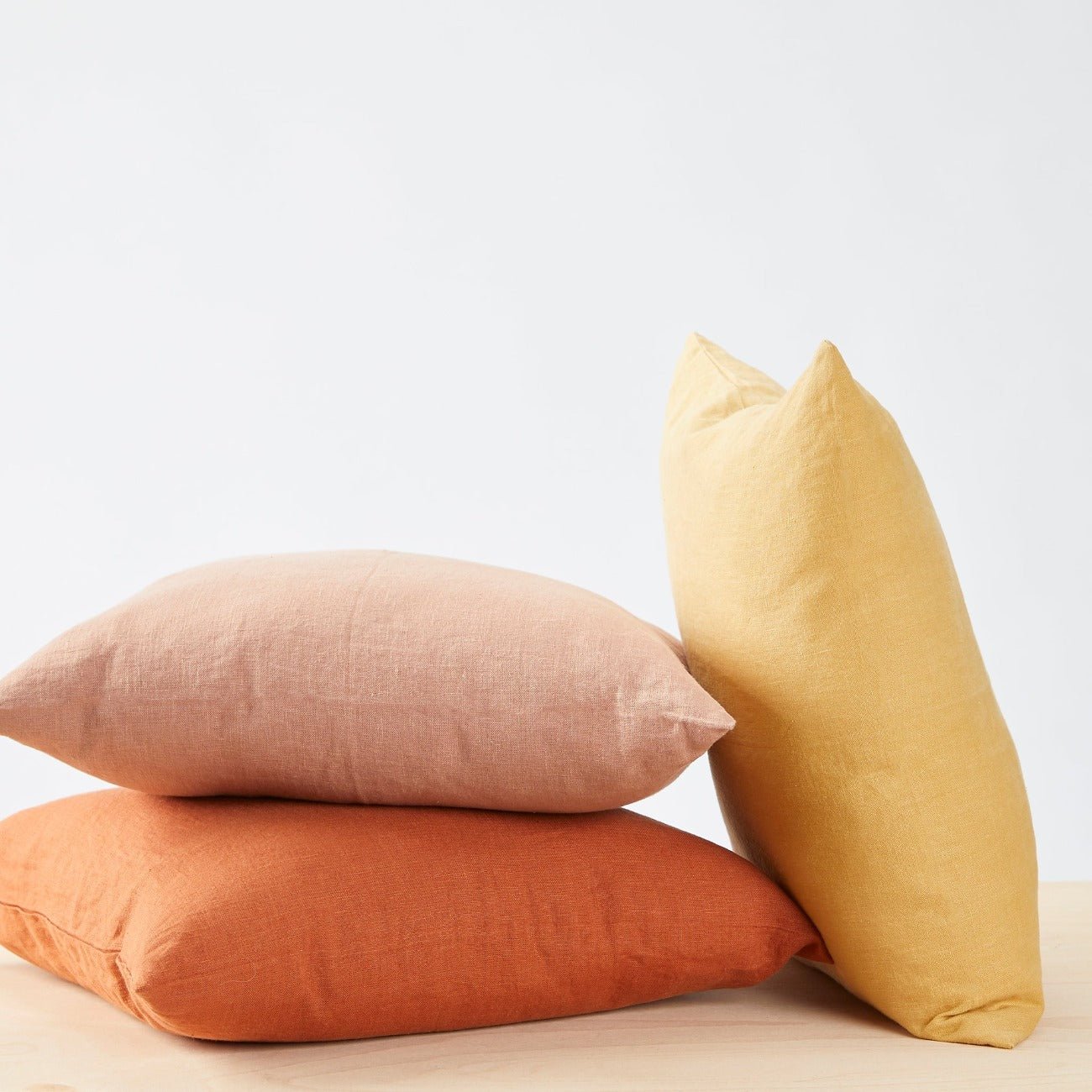 Ambiente Kissen in Honey, Terracotta und Canyon Clay.