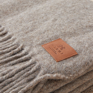 Exklusive Lama Decke in Taupe, detail - By Native