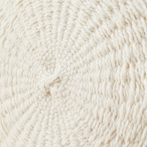 Detailansicht handgewebtes Kissen "Salta" in Naturweiss. 