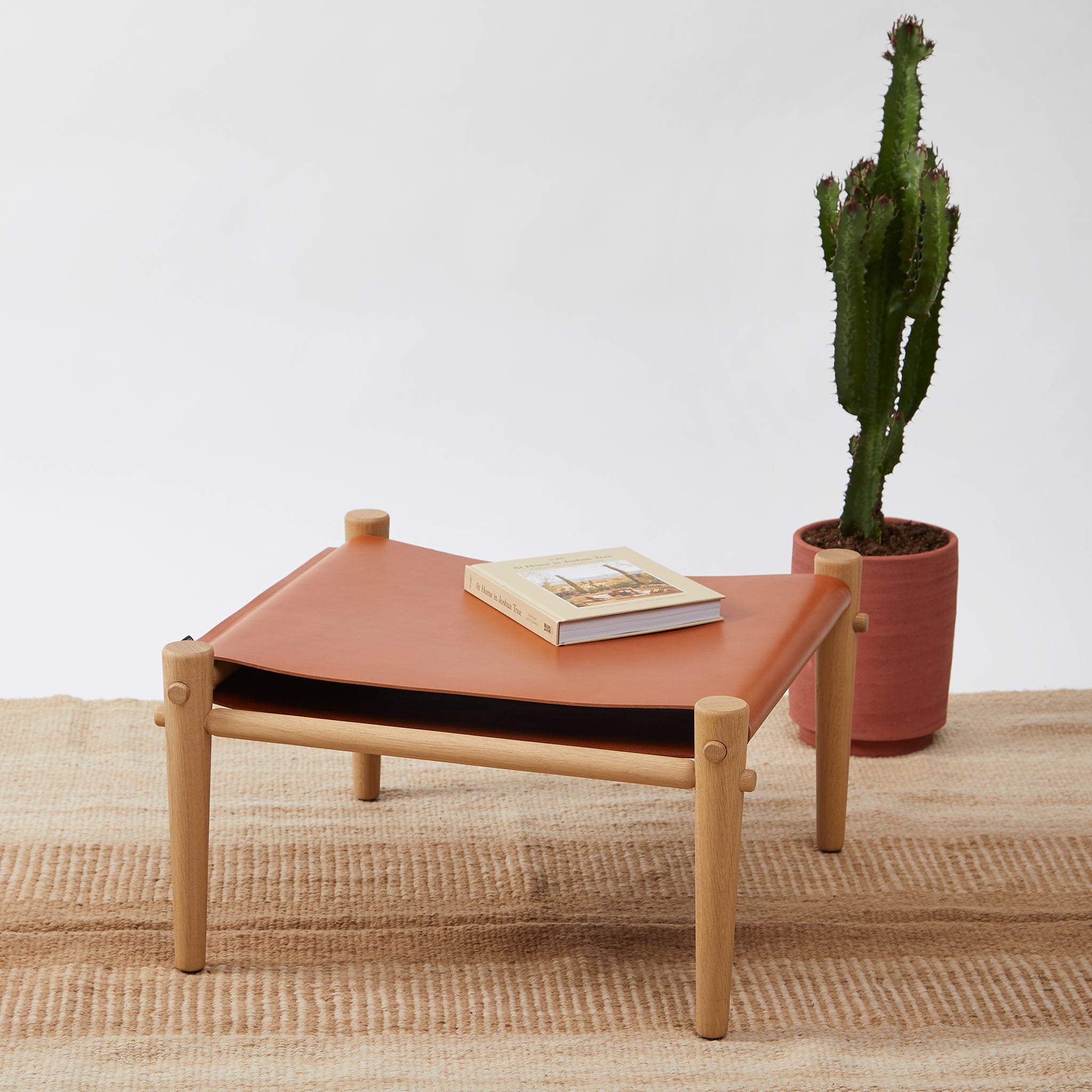 Safari Hocker Ambiente Aufnahme.