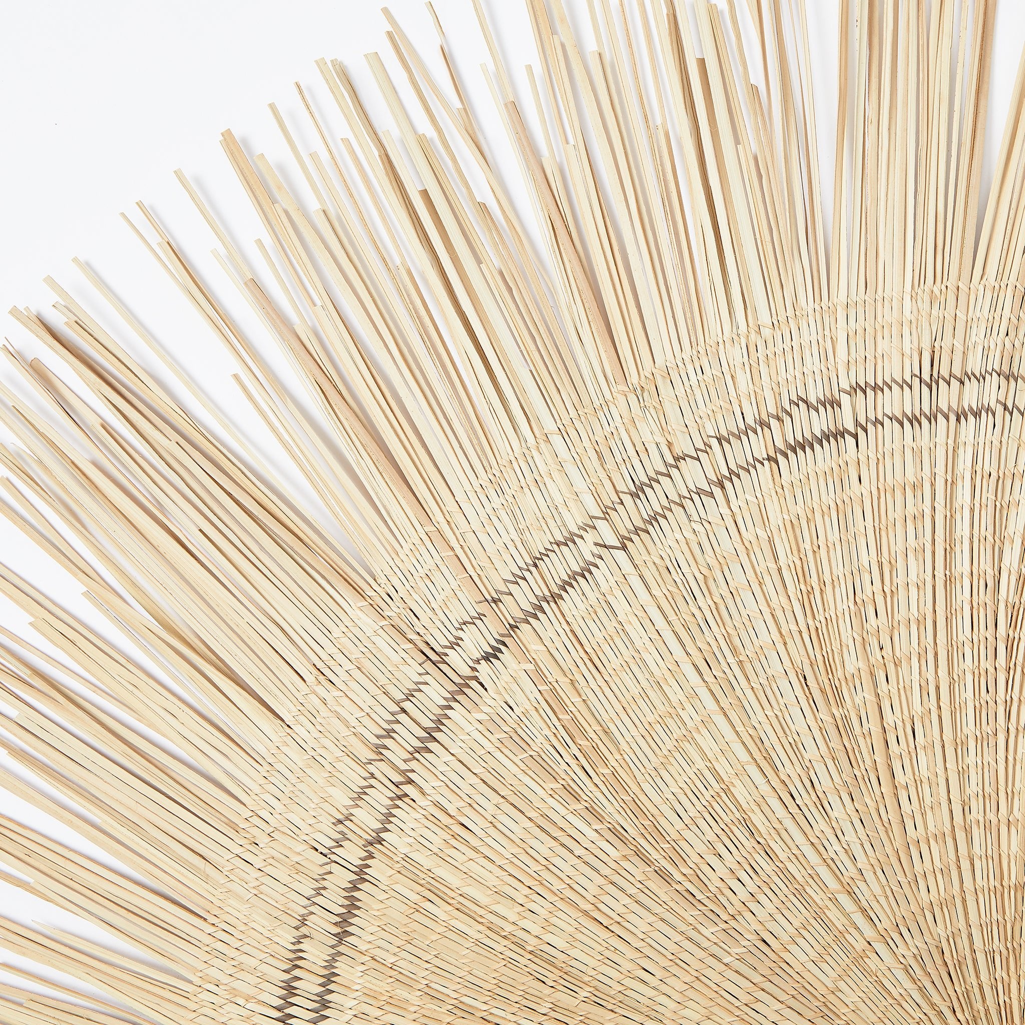 Detailansicht BY NATIVE Wanddeko - Handgeflochtener "Sonnenzirkel" 120 cm  