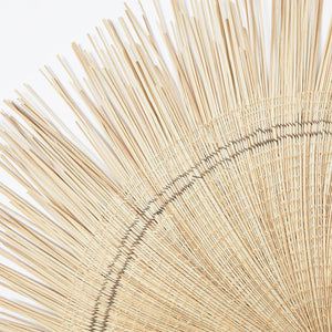 Detailansicht BY NATIVE Wanddeko - Handgeflochtener "Sonnenzirkel" 120 cm  