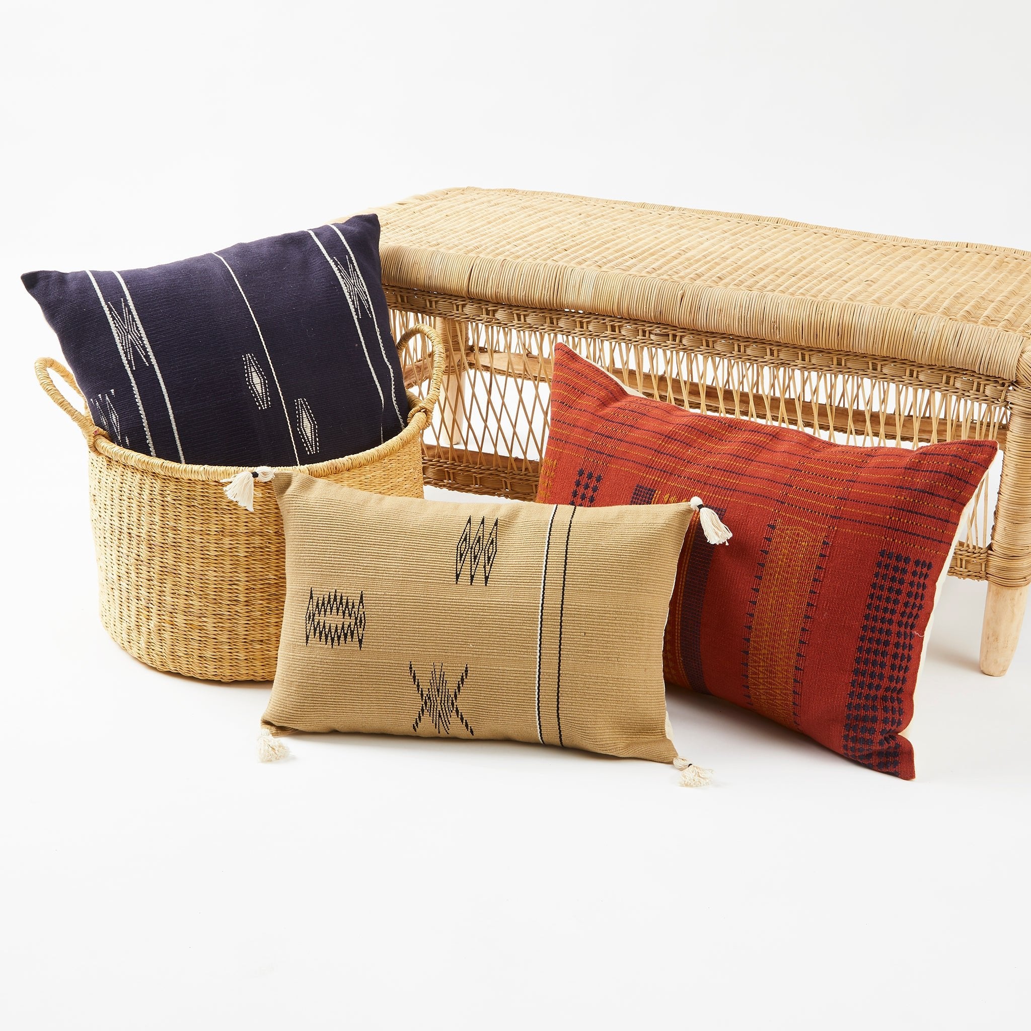 Hand woven cushion Suri - By Native