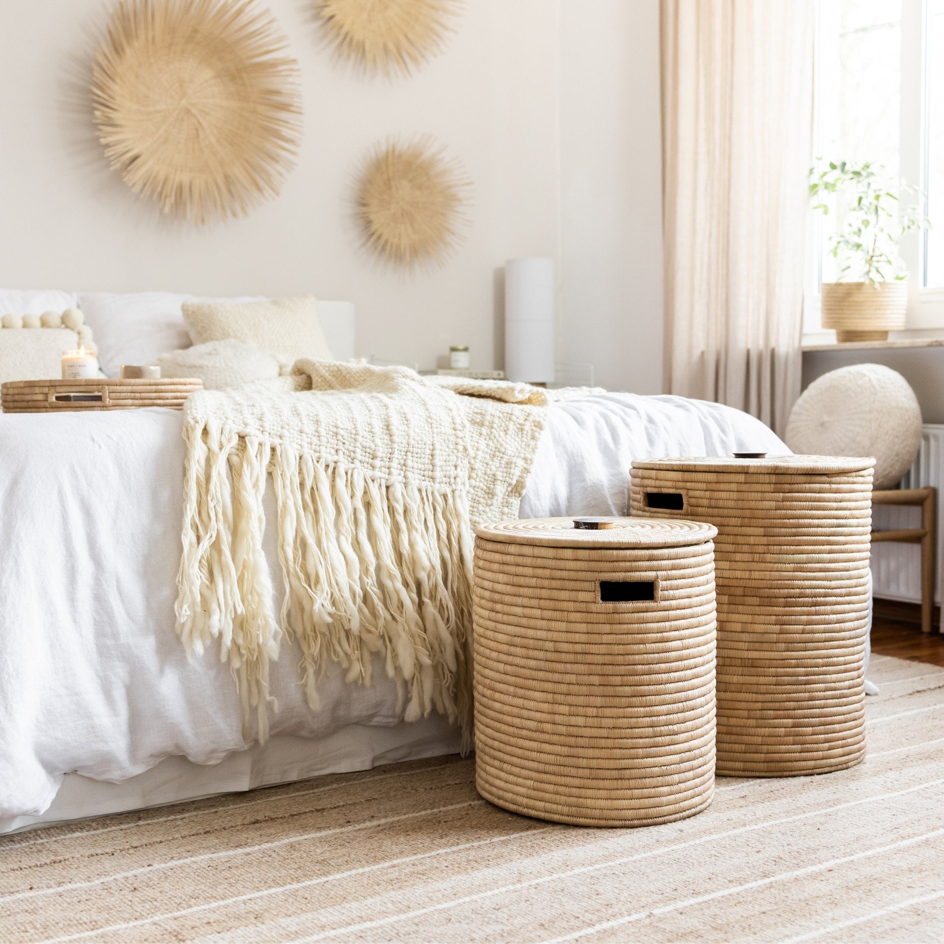 Laundry baskets with lid woven from palm fiber - By Native